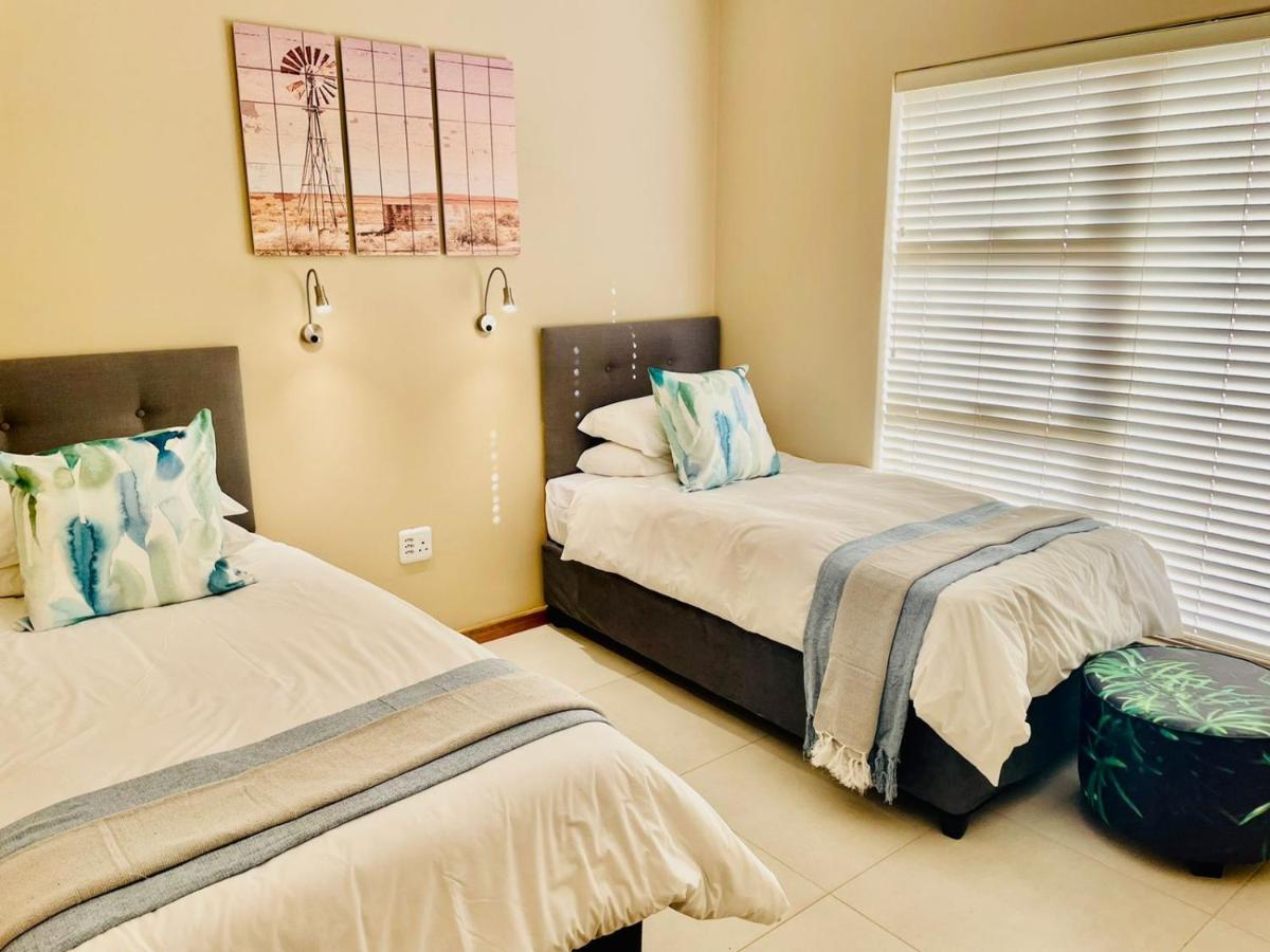 Travalia Guest Farm Villa Nelspoort Екстериор снимка